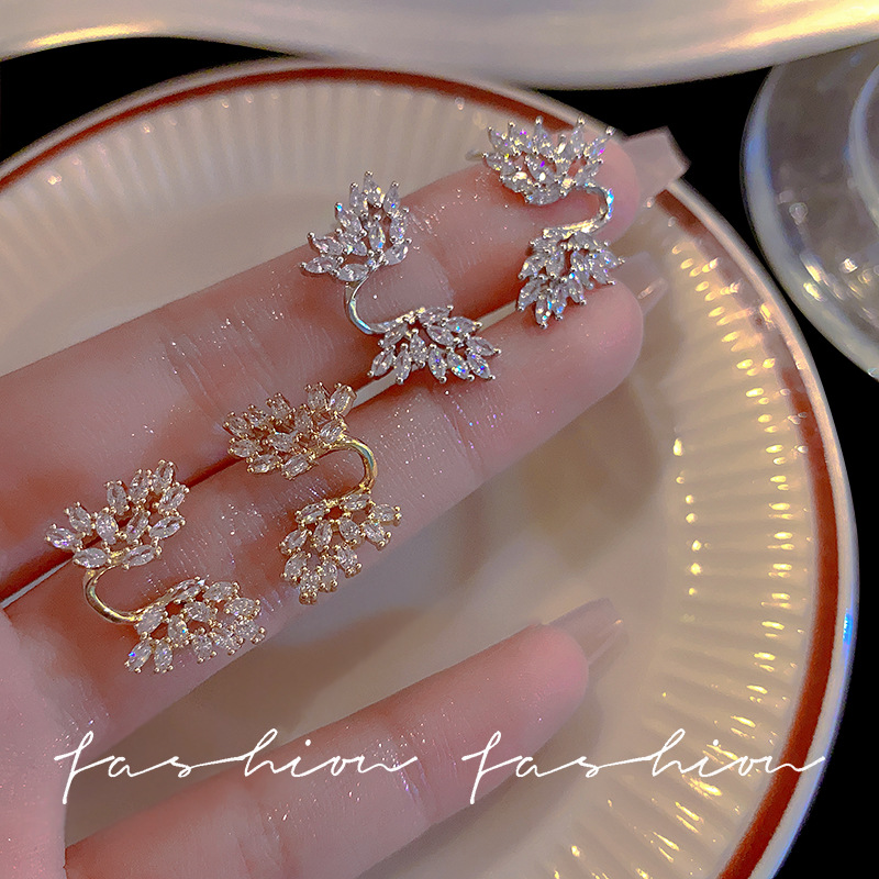 Light luxury zircon butterfly earrings, niche design, high-end feel, unique stud earrings, exquisite earrings for female Internet celebrities and socialites wholesale Specification drawing