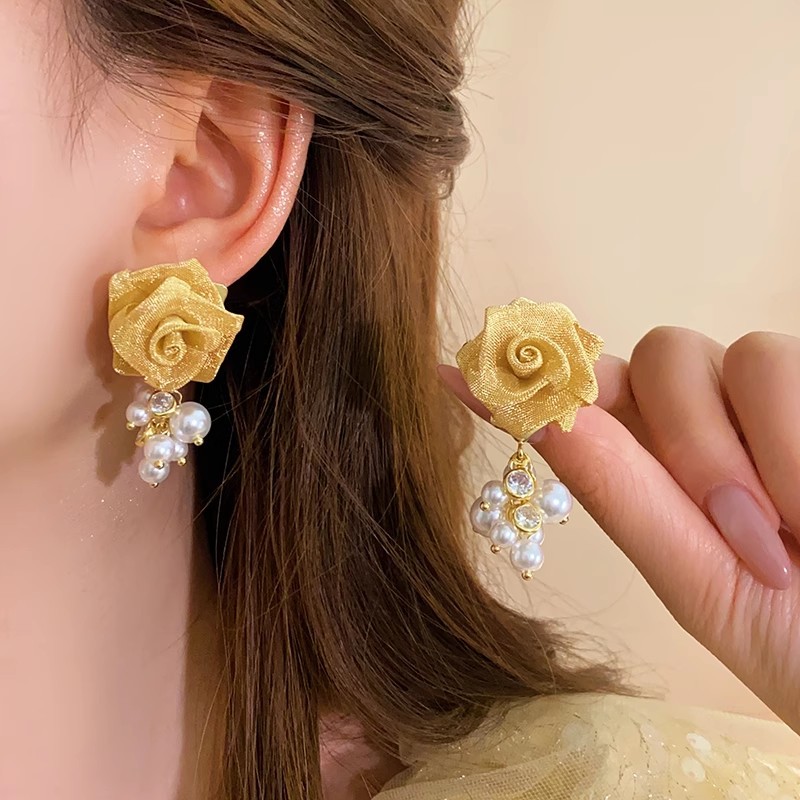 Yellow mesh pearl tassel flower earrings for women, 2025 new style, high-end, niche stud earrings, unique summer earrings full figure