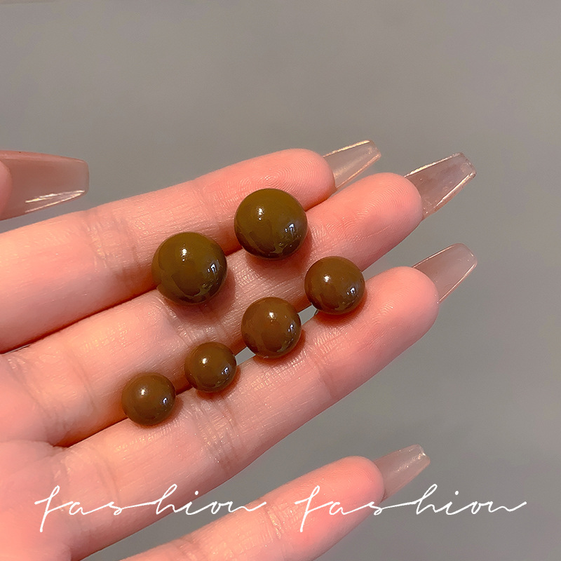 High-end and elegant steamed bun stud earrings for women, simple and versatile earrings, trendy and retro autumn and winter earrings wholesale Specification drawing