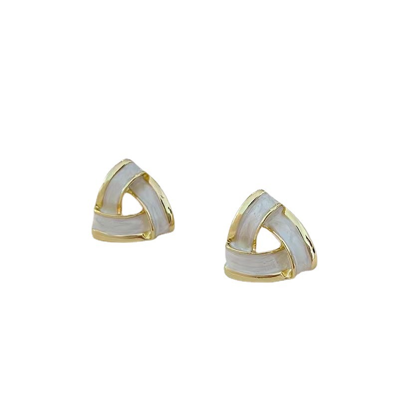 The same geometric triangular stud for women, French, simple and retro, short ring style for office workers in Dongdaemun, South Korea Item Picture