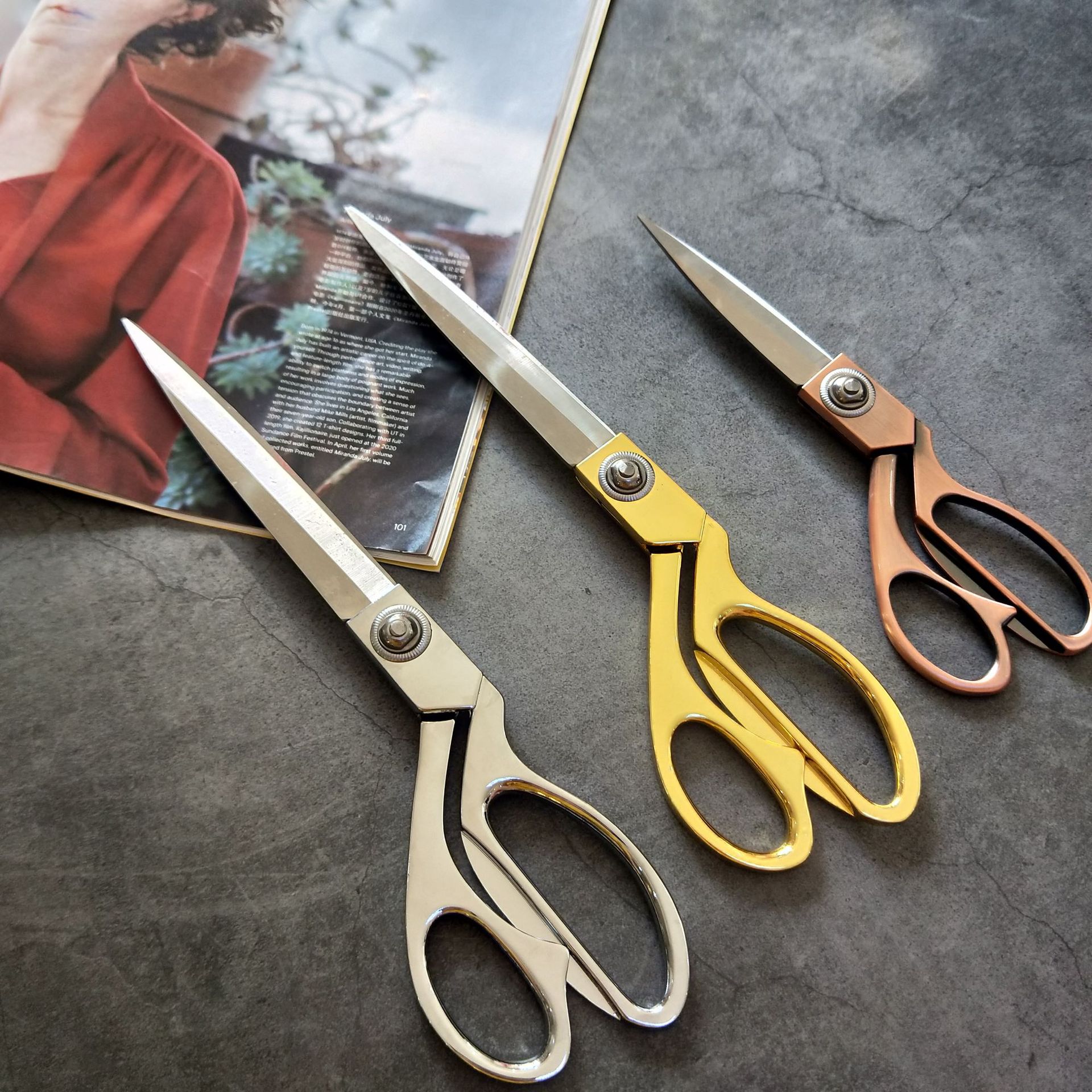 Gold-plated tailor scissors, stainless steel alloy clothing fabric scissors, 8-inch, 9-inch, 10-inch tailor scissors, sewing scissors factory details Picture
