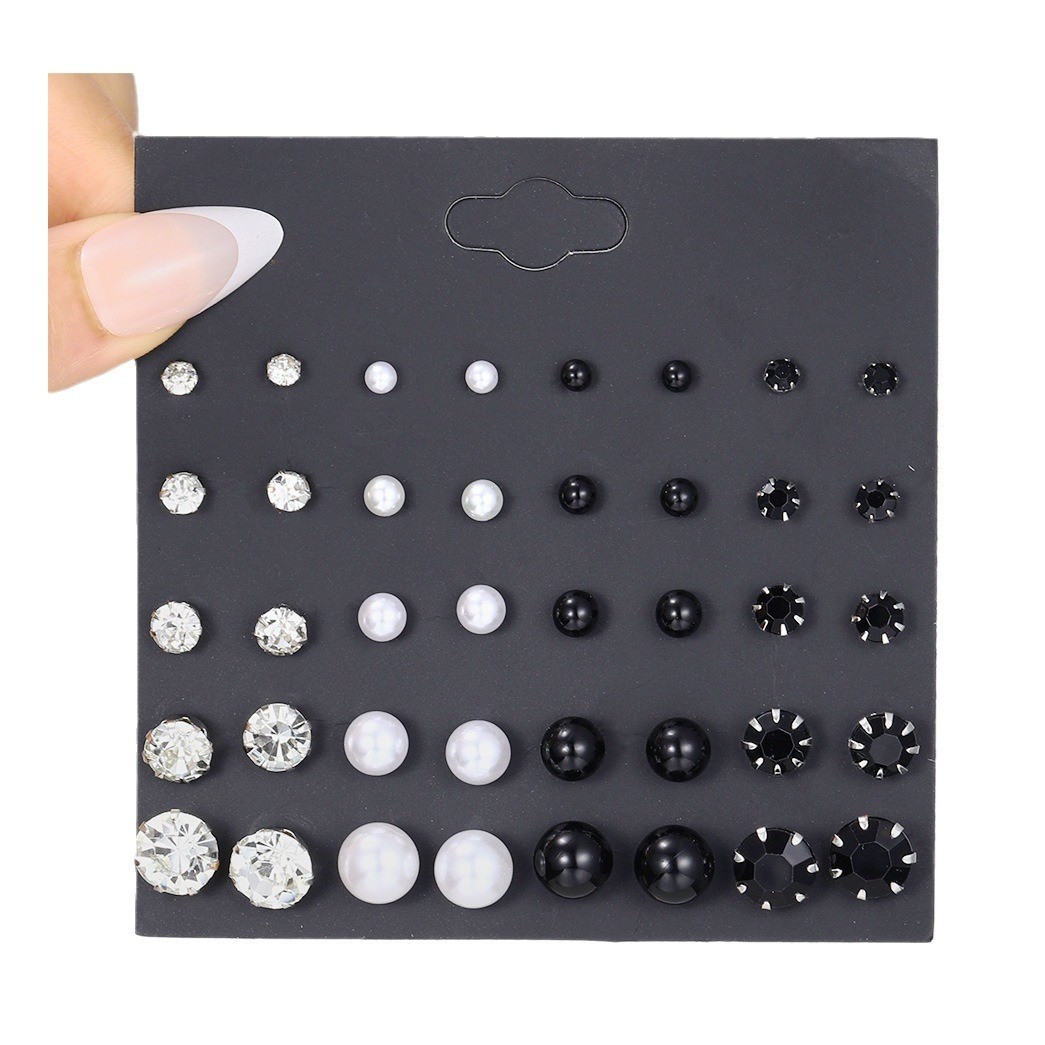 A new cross-border fashion and simple black and white diamond stud set, a retro imitation pearl stud set of 20 pieces full figure