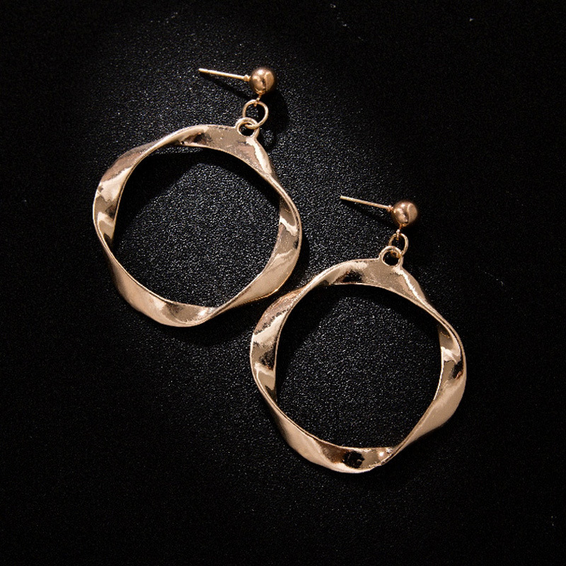 The new irregular earrings and earrings from South Korea are unique, simple and versatile. The earrings and exaggerated stud earrings from Europe and America are perfect for women details Picture
