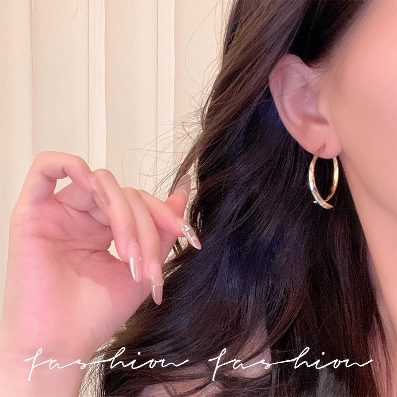 Detachable crossed fishtail line earrings, an Instagram niche, simple and cold style earpiece, a cross-border bestseller from Europe and America Specification drawing