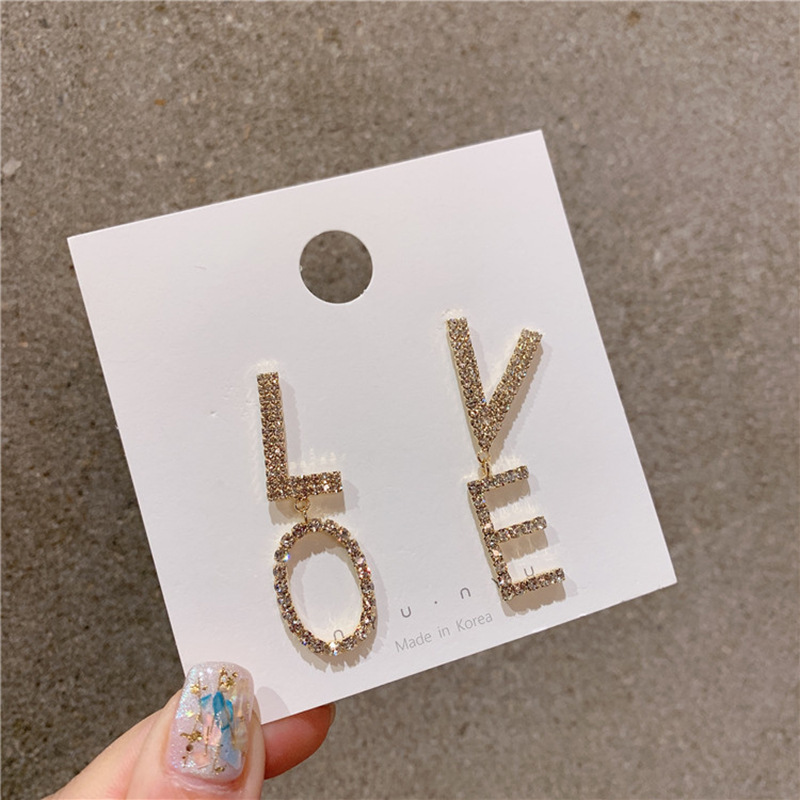 The new Korean S925 silver needle full diamond "LOVE" letter earrings are a popular, stylish and versatile accessory for women Specification drawing