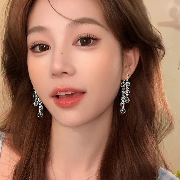 Super Sparkling Glacier Blue Crystal tassel stud earrings, women's light luxury and niche design sense earrings, high-end look, round face slimming earrings Specification drawing