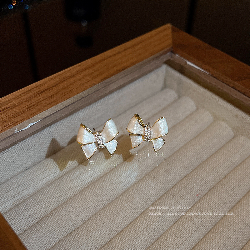 S925 Silver Needle InS-style simple bow earrings for women, new trendy and sweet stud earrings, elegant and stylish earrings wholesale full figure