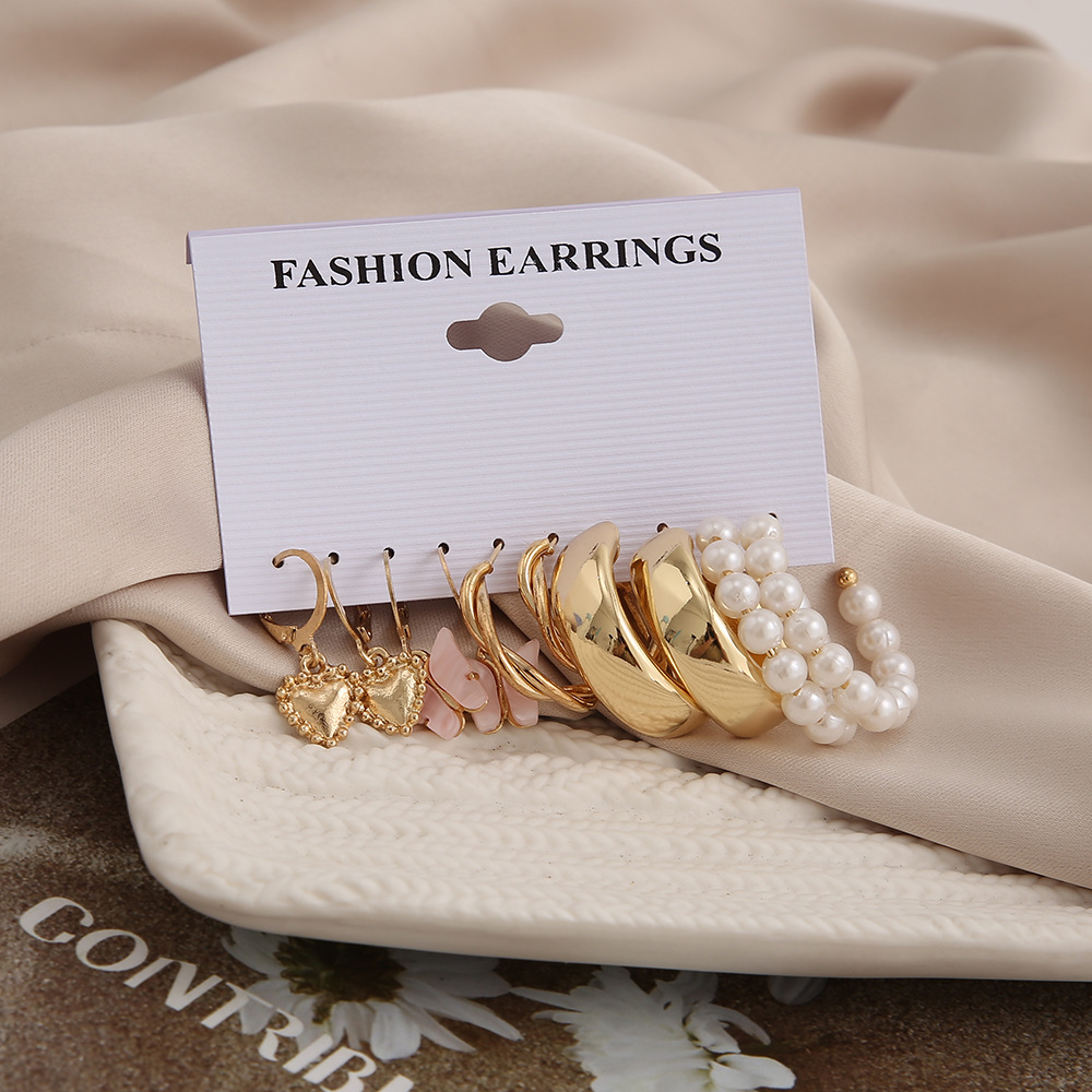 Wholesale of new cross-border imitation pearl earring heart-shaped pendant earrings and creative pink acrylic butterfly pendant earrings Application Scenario