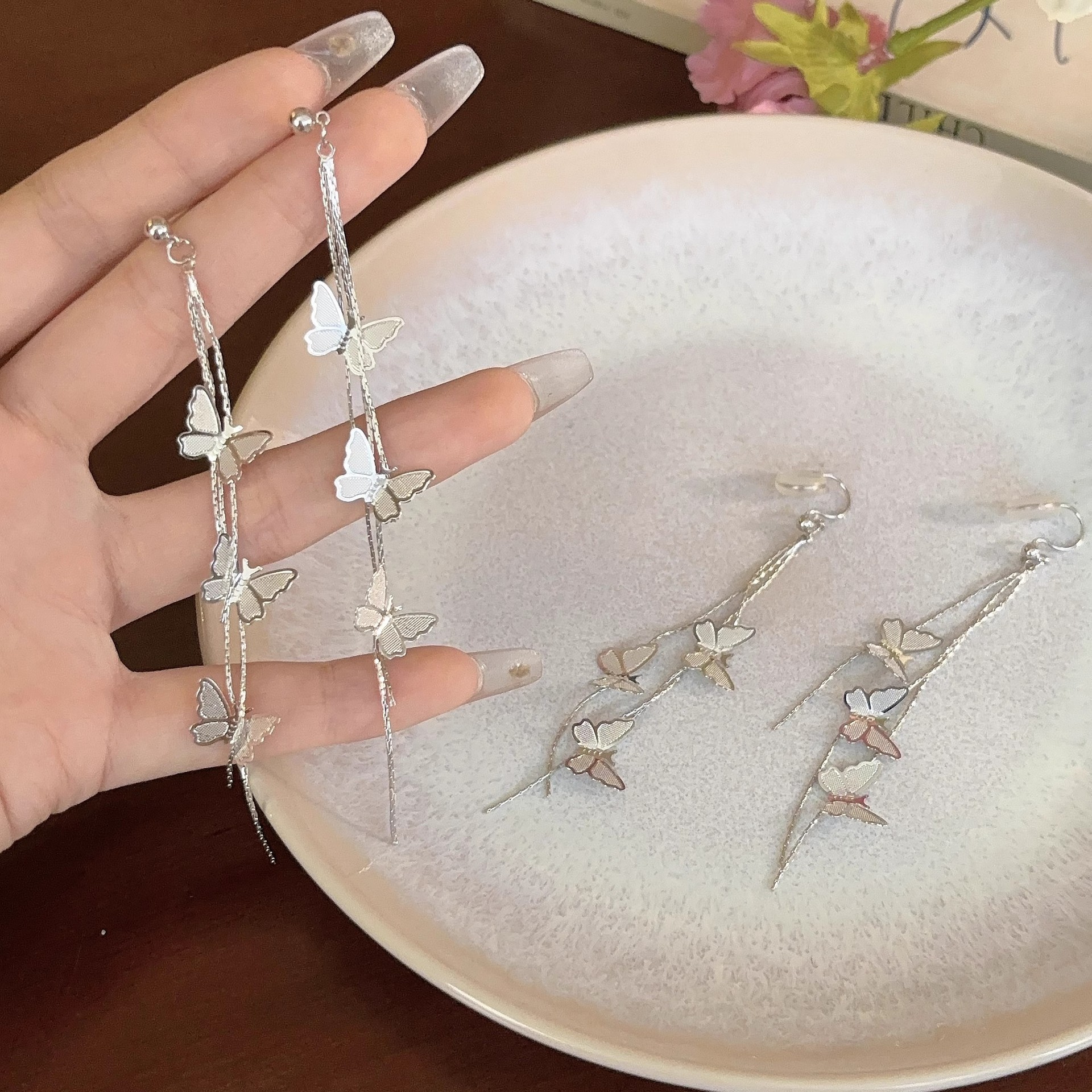 French retro long tassel butterfly super shiny stud earrings, elegant and versatile simple earrings, fashionable and versatile earrings details Picture