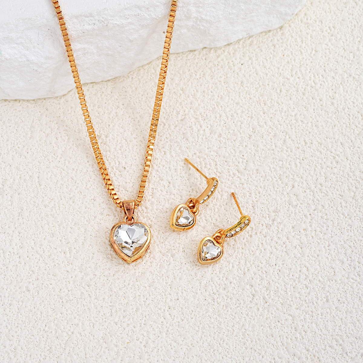 New cross-border niche design golden zircon earrings and necklace set, European and American ins high-end light luxury collarbone chain Application Scenario
