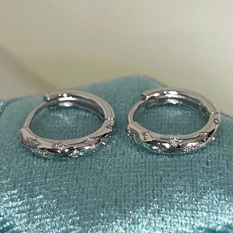 925 Silver pinpointed star diamond-encrusted ear buckles, a high-end, unique and niche design, cold style earrings, a new bestseller for women in 2025 Specification drawing