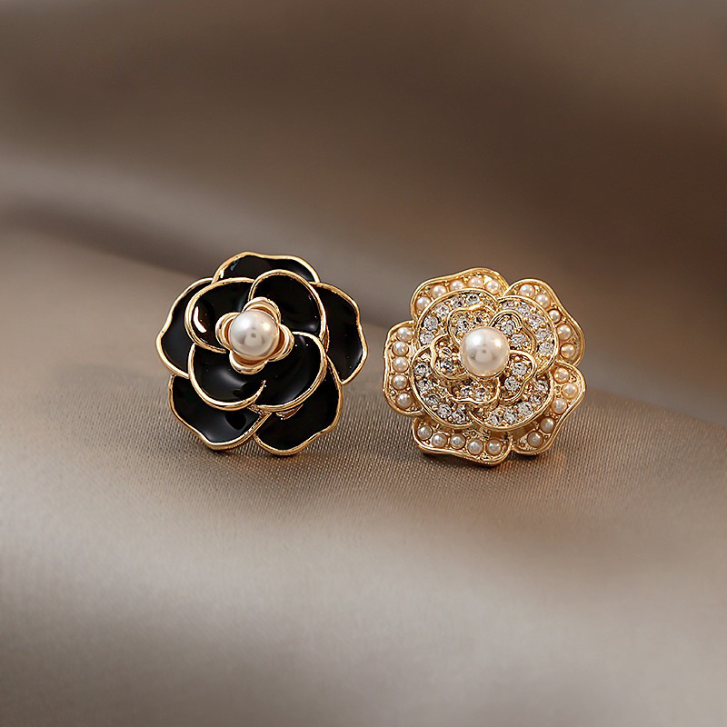 Retro French camellia stud pearl earrings for women, 2021 new trend S925 silver needle trendy earrings full figure