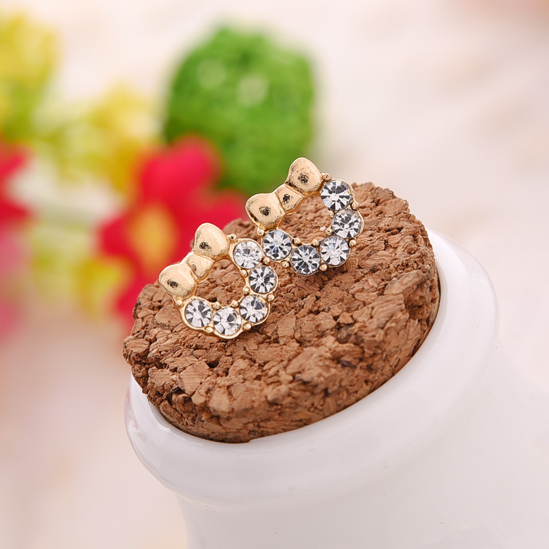 Circle bow earrings, Korean 925 silver needle sweet zircon stud earrings, trendy and niche sweet and elegant earrings for women on Instagram Specification drawing