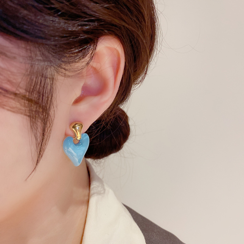 S925 Silver Needle Japanese, Korean and French retro fashion simple glazed heart-shaped stud earrings for women, a niche and light luxury design details Picture