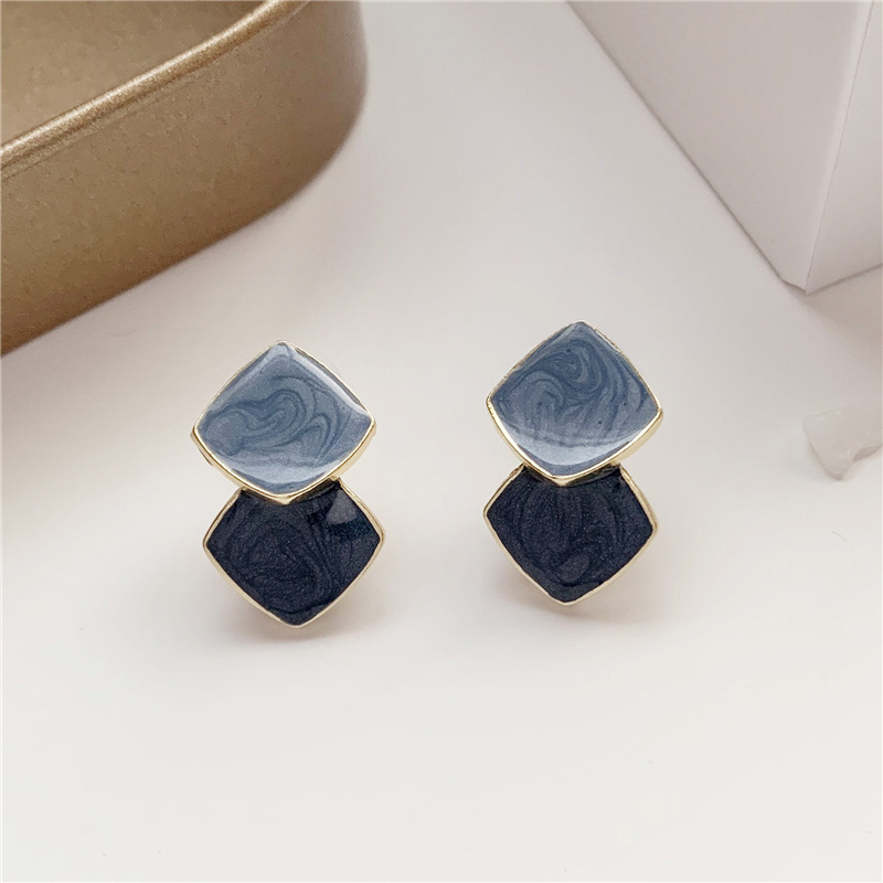 925 Silver Needle earrings for women, geometric drip glaze, simple and small stud earrings, versatile, a new type of Korean elegant and popular ear accessory Specification drawing