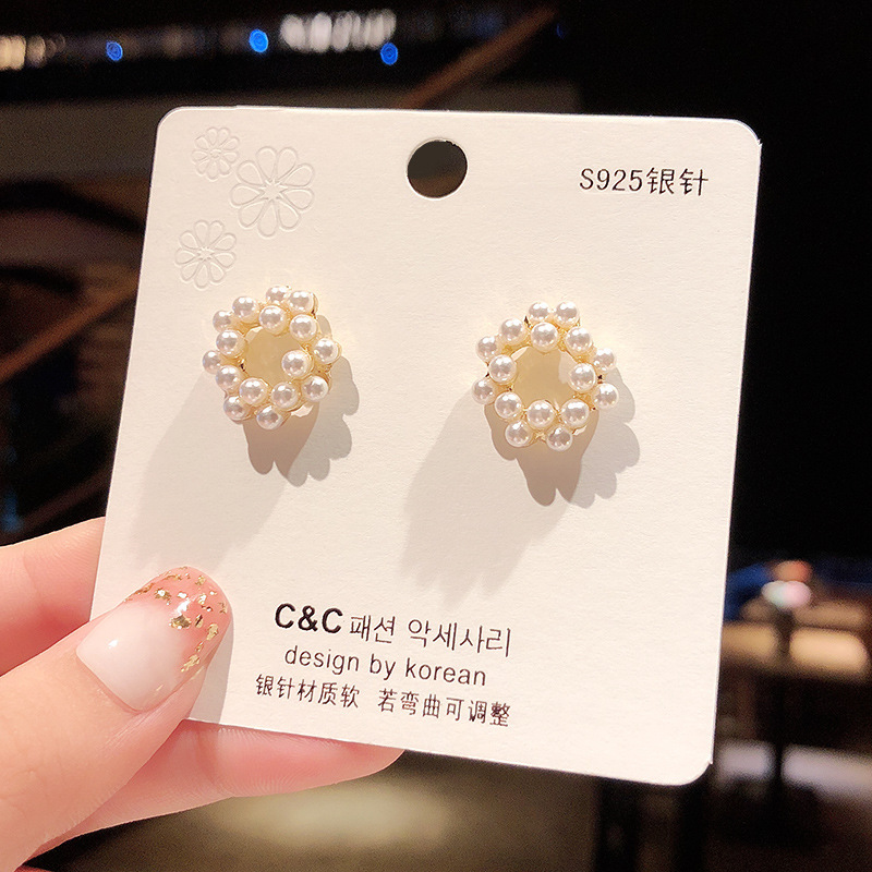 Korean fashion new style, super fairy pearl earrings, elegant and noble lady style, simple and versatile stud earrings, factory direct sales for women details Picture