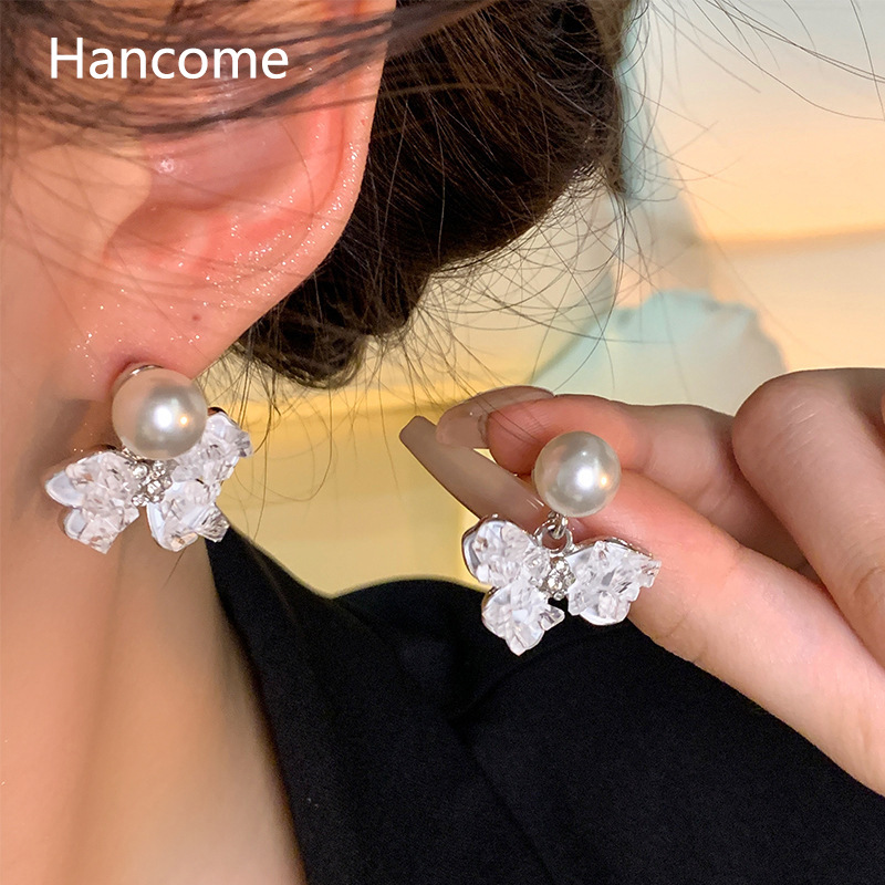 Forest-themed flower crystal pearl stud earrings, women's blue gradient high-end earrings, niche design high-end earrings details Picture