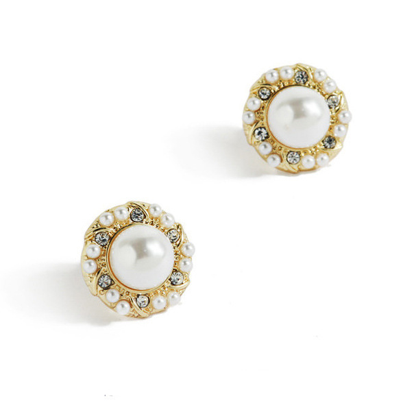 Dongdaemun, South Korea, French round pearl stud earrings, Korean-style women 925 silver needle elegant diamond-encrusted stud earrings details Picture