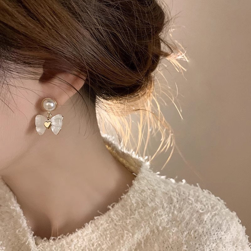 Wholesale of 925 silver needle exquisite French bow earrings and stud earrings with a niche design sense, elegant and high-end style Application Scenario