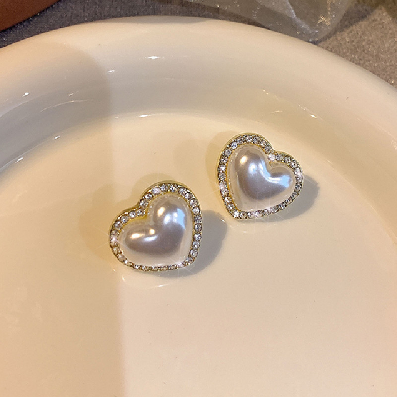 S925 Silver Needle Dongdaemun Heart-shaped Pearl Earrings from South Korea, versatile for women, diamond-encrusted, personalized and fashionable stud earrings full figure