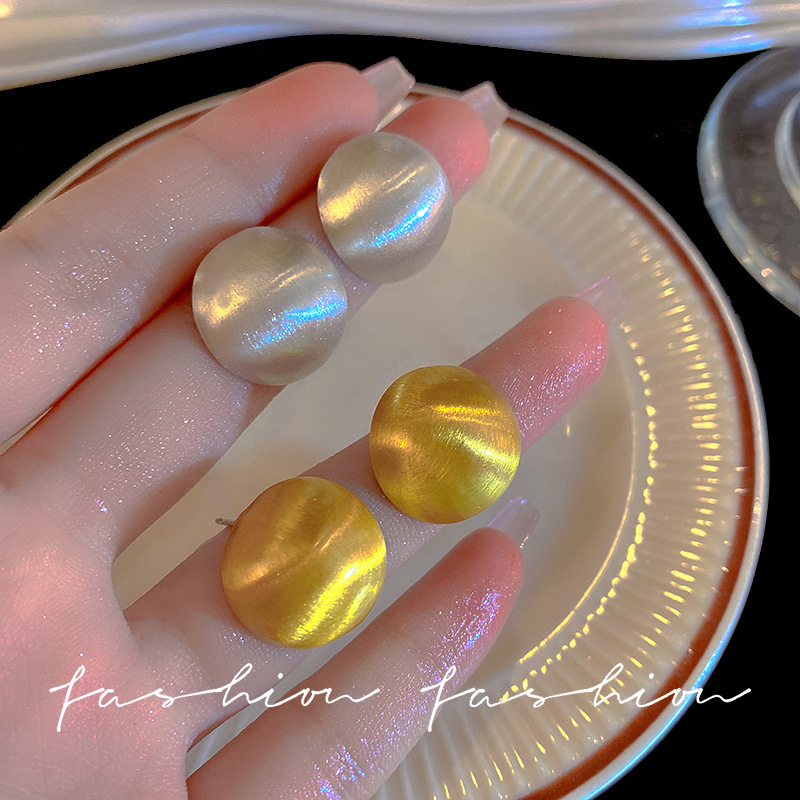 Frosted brushed golden bean stud earrings for women, Korean versatile earrings, 2023 new trendy and high-end style earrings full figure
