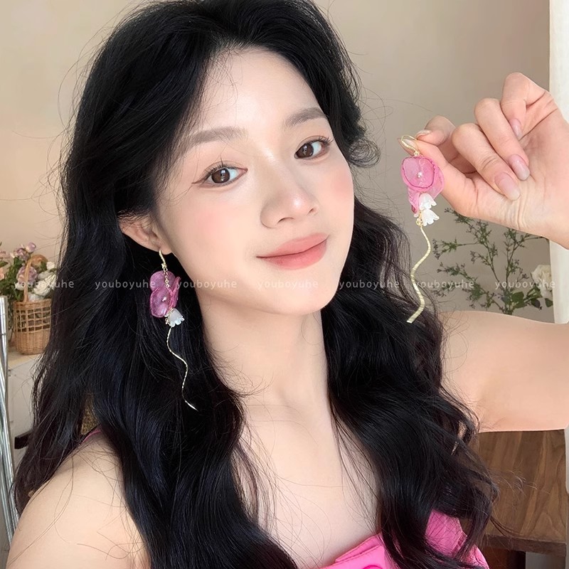 French ethereal pink flower tassel stud earrings, unique, high-end and exaggerated seaside vacation style earrings and earrings for women in summer full figure