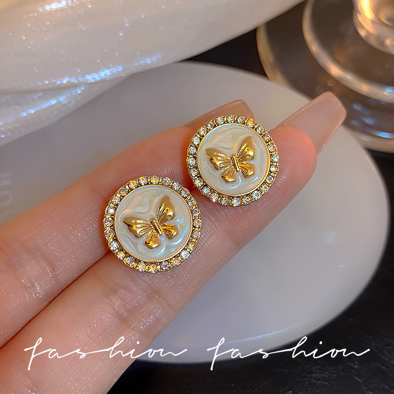 925 Silver Needle butterfly Stud Earrings for women, a niche design sense high-end earring, a French retro ear accessory for elegant socialite full figure