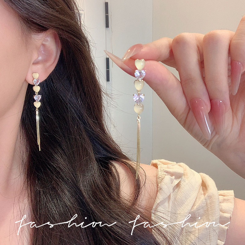 Cat's eye stone heart-shaped tassel earrings 2025 New bestseller, unique stud earrings, women's light luxury, niche and high-end earrings details Picture