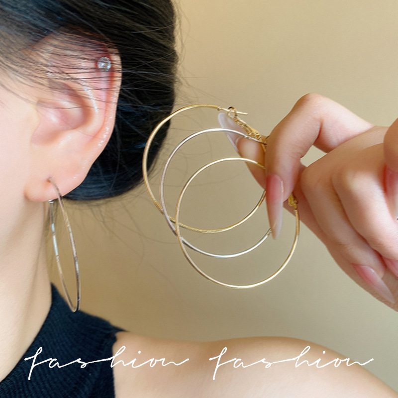 High-end exaggerated circle silver needle earrings for women 2025 new bestseller earrings, large circle plain circle circle earrings, circle earrings and stud earrings Specification drawing