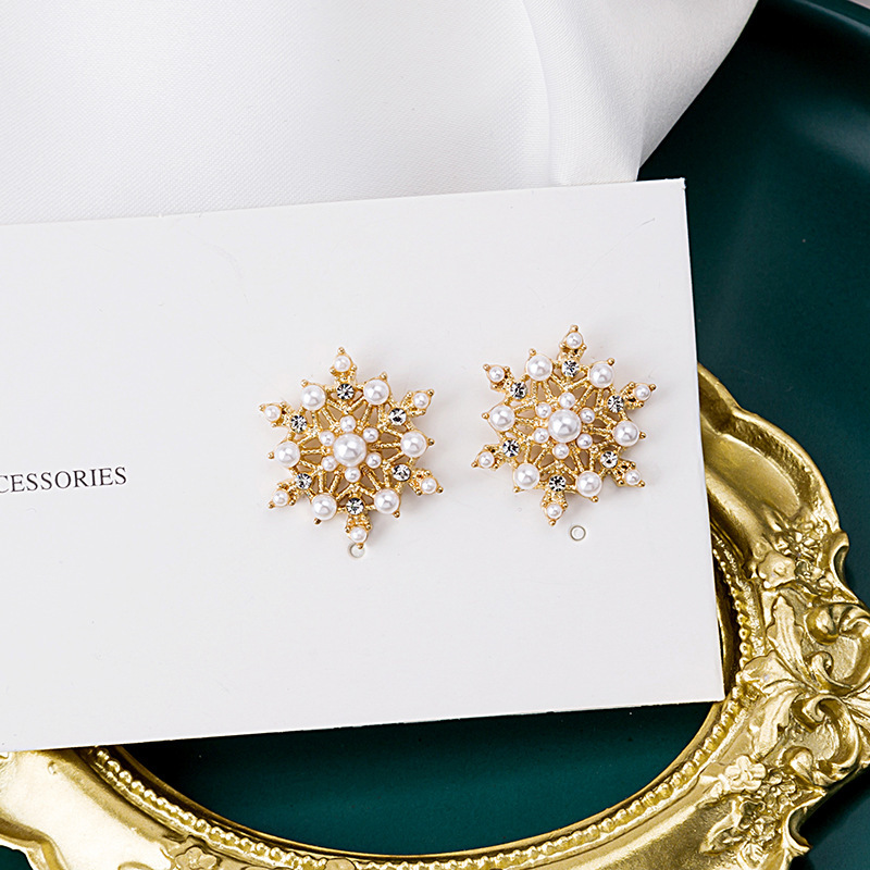 925 Silver needle Sparkling Diamond Snowflake pearl Stud earrings, exquisite Korean internet-famous French light luxury elegant and charming earrings and earrings full figure