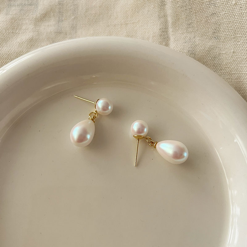 High-end design teardrop pearl earrings, new trendy Korean Internet celebrity style silver needle stud earrings for women full figure