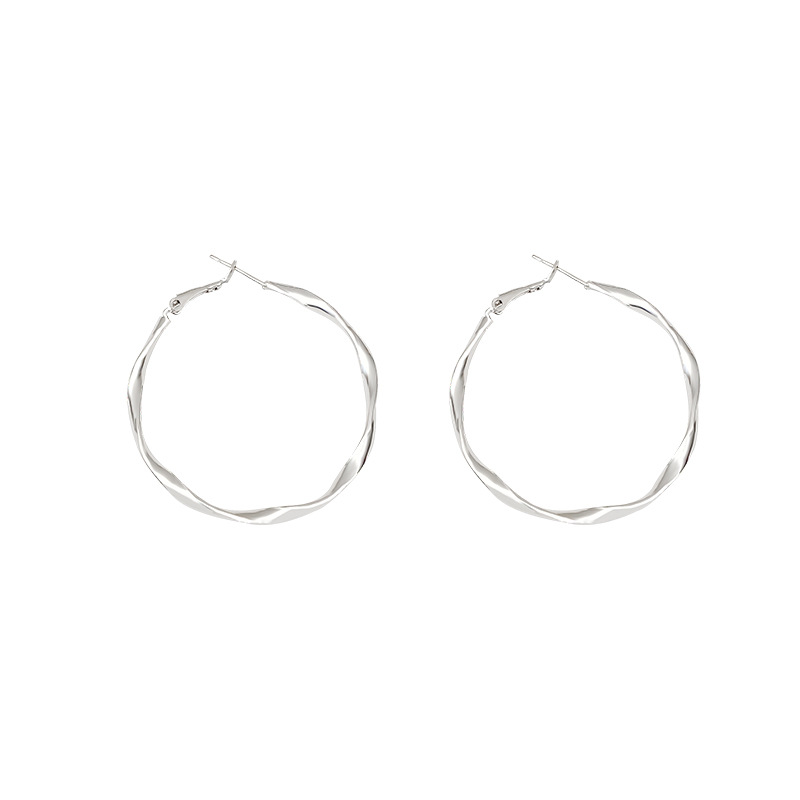 Korean style slimming twisted earrings, female trendsetting Internet celebrity circles, simple, fashionable and individual ear rings, exaggerated new earrings Item Picture
