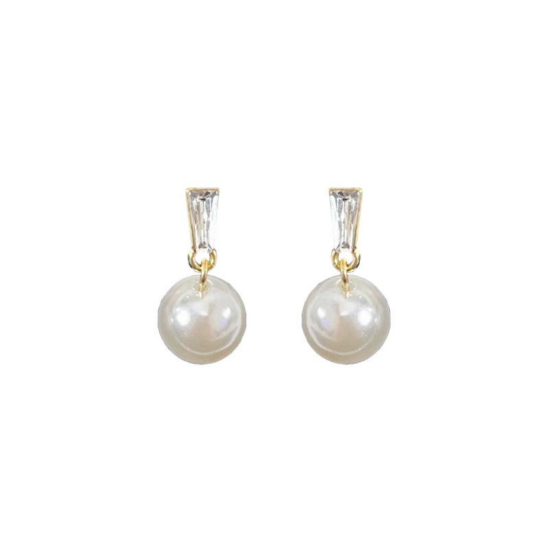Simple and elegant pearl earrings, new trendy French style, silver needle stud earrings, high-end earrings, retro style earrings Item Picture