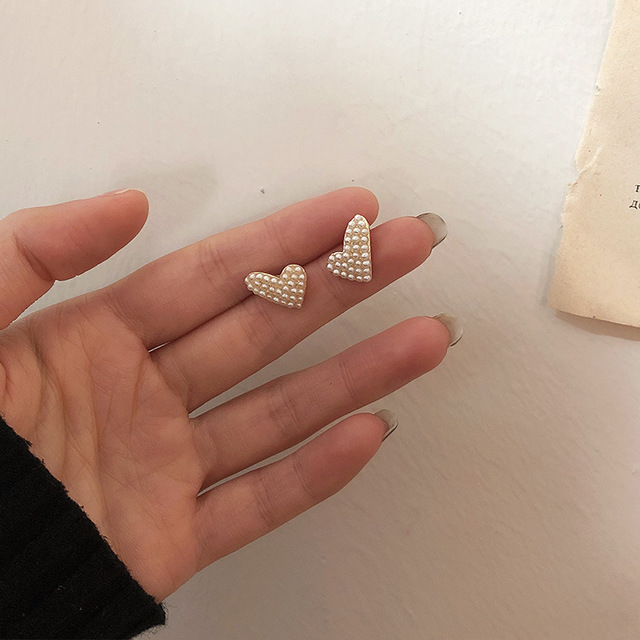 925 Silver Needle Dongdaemun earrings from South Korea, cold style, versatile, small heart-shaped pearl stud earrings for women details Picture