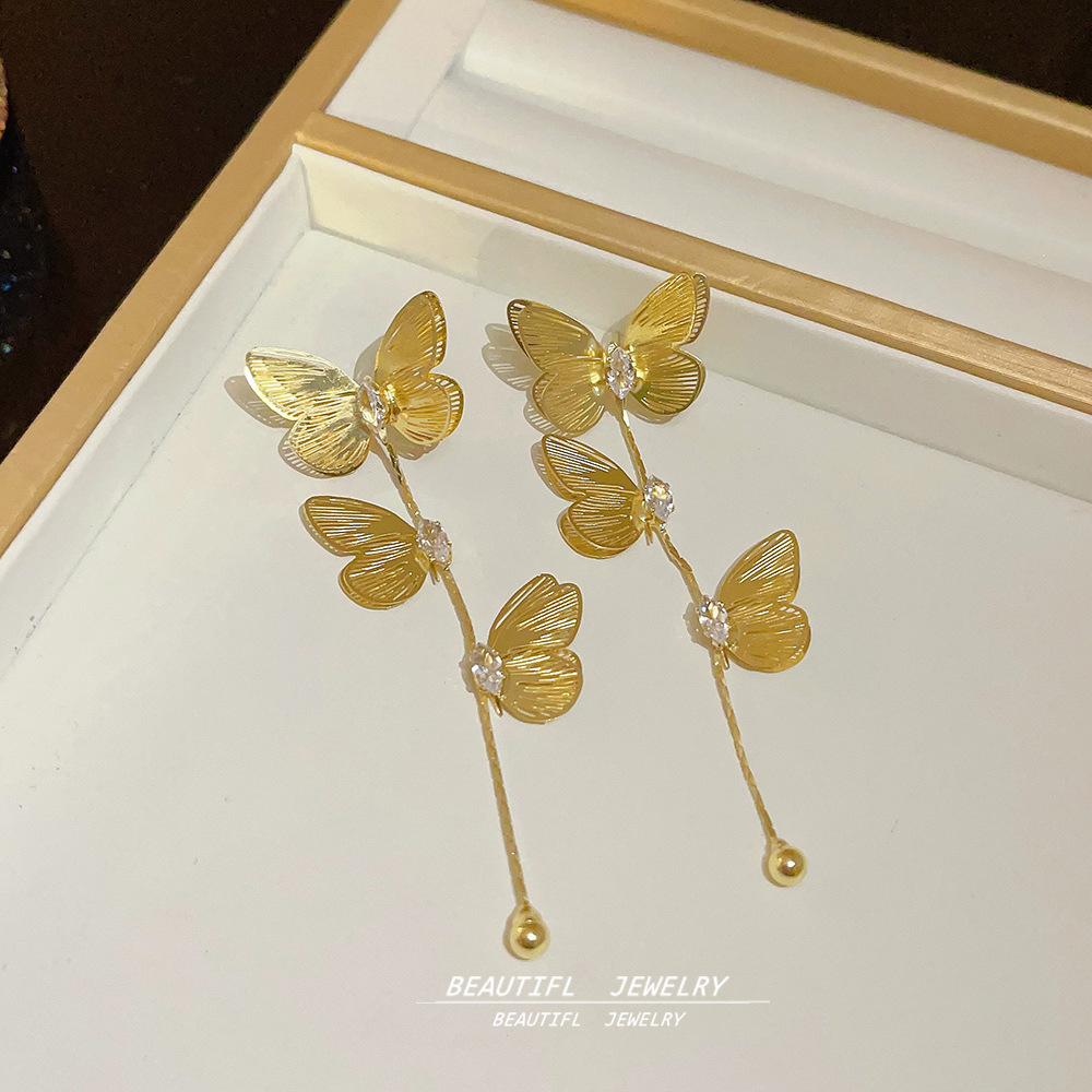 925 silver needle vintage exaggerated golden tassel earrings, female Internet celebrity light luxury high-end stud earrings, elegant and versatile earrings details Picture