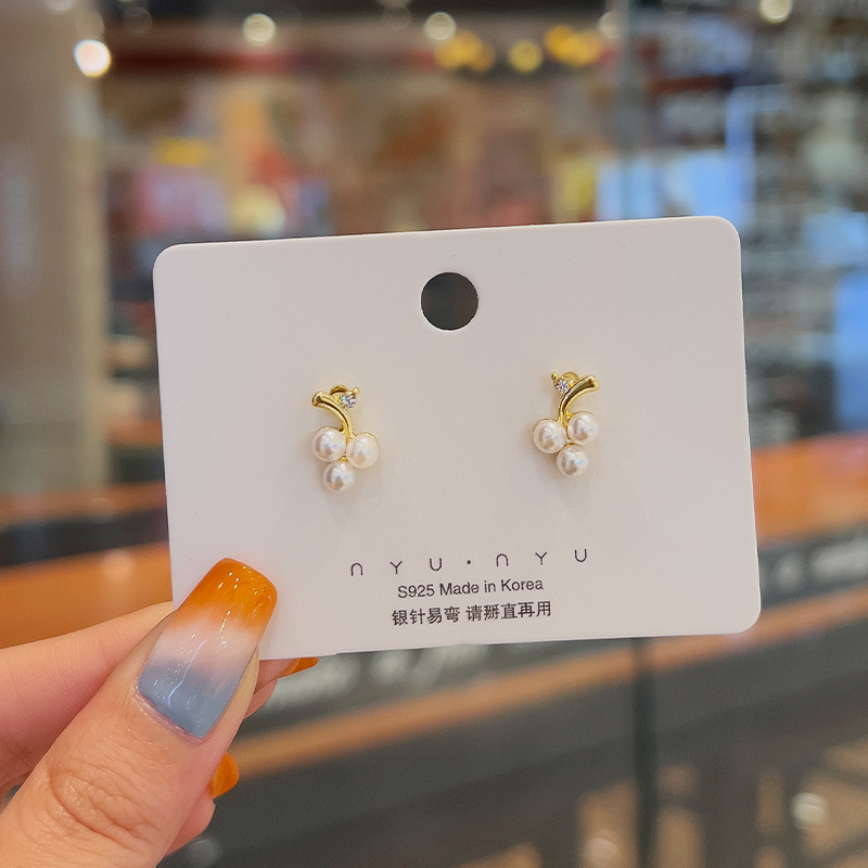 925 sterling silver ear studs, elegant small earlobes, light luxury heavy industry, pearl leaves, high-end feel, one-piece consignment Specification drawing