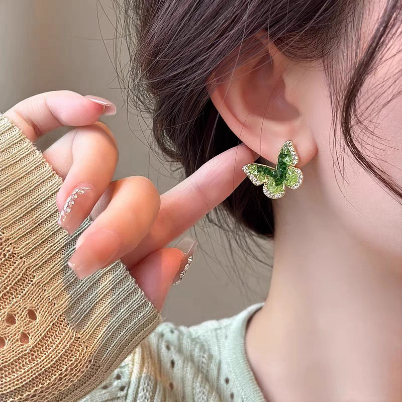 Forest-themed gradient green butterfly earrings for women, 925 silver needle, a niche and high-end earring, versatile and elegant, exquisite earrings Specification drawing