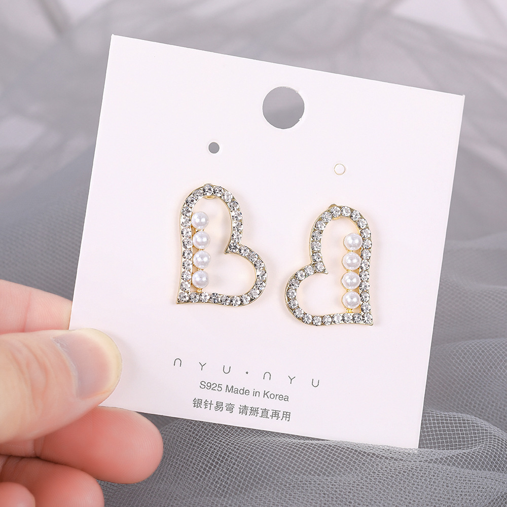 S925 Silver Needle, a popular online celebrity with a simple and elegant heart-shaped stud earrings and diamond-encrusted pearl earrings for women full figure