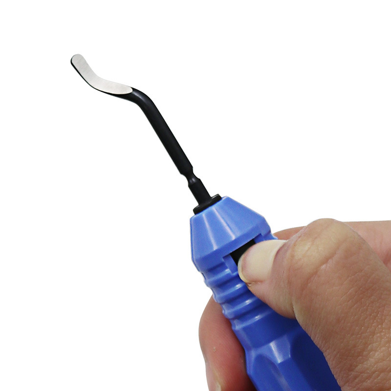 The edge trimmer is used to remove waste and burrs. It is a manual tool for deburring, trimming, scraping, trimming, and chamfering Application Scenario