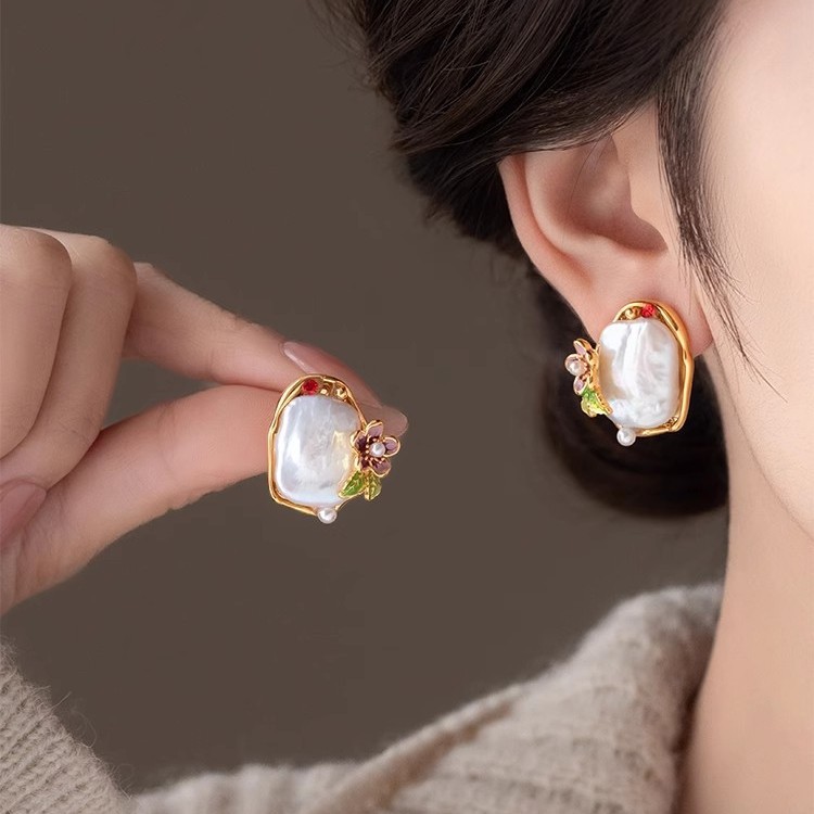 Monet's Garden Irregular Baroque natural large pearl stud earrings, women's design sense, niche earrings, high-end earrings full figure