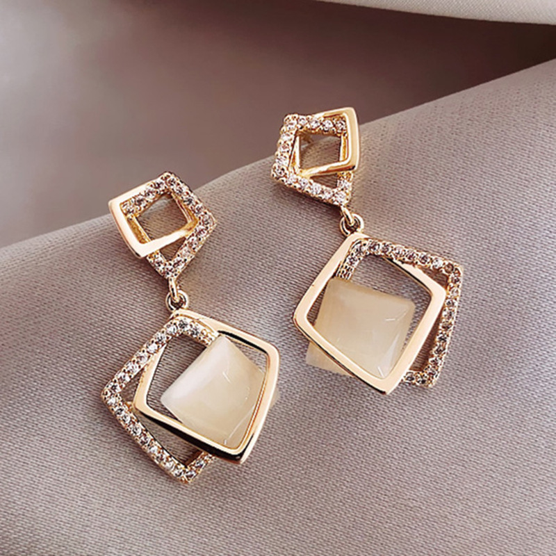 S925 Silver Needle Korean geometric cat's eye square diamond-encruffled versatile and stylish trendy stud earrings, simple and individual earrings full figure