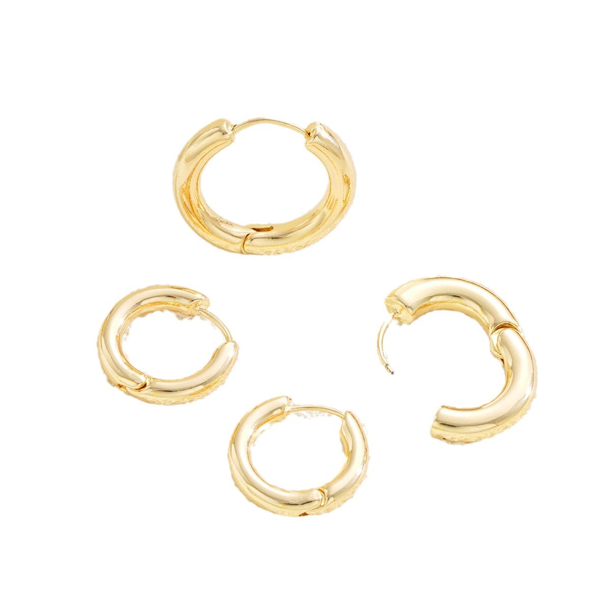 A new set of 4-piece, simple and elegant round C-shaped alloy earrings from Europe and America, with bold and high-end female ear buckles and ear rings Item Picture