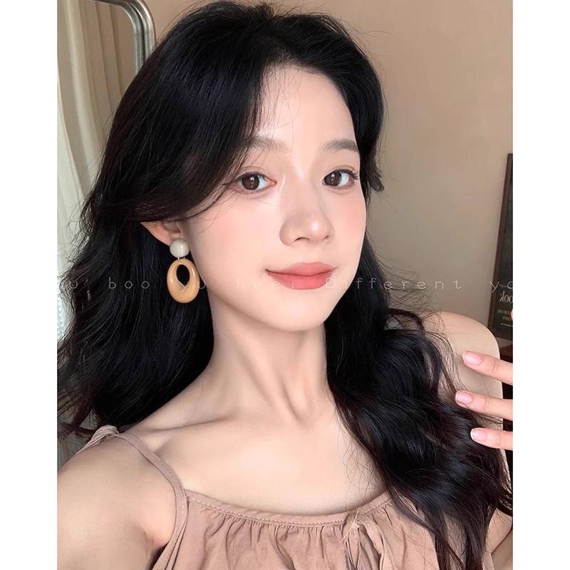 Hong Kong-style atmosphere earrings, women's retro blue niche design earrings, 2025 new style, elegant and high-end earrings full figure