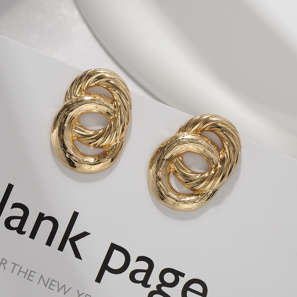ins retro court-style irregular overlapping double-ring metal earrings with a niche and elegant design full figure