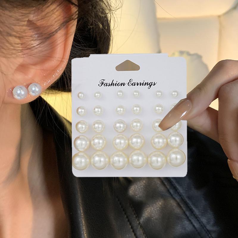 A unique 15-pair combination card set of earrings for women, featuring retro imitation pearl stud earrings made of paper cards and popular cross-border products from Europe and America full figure