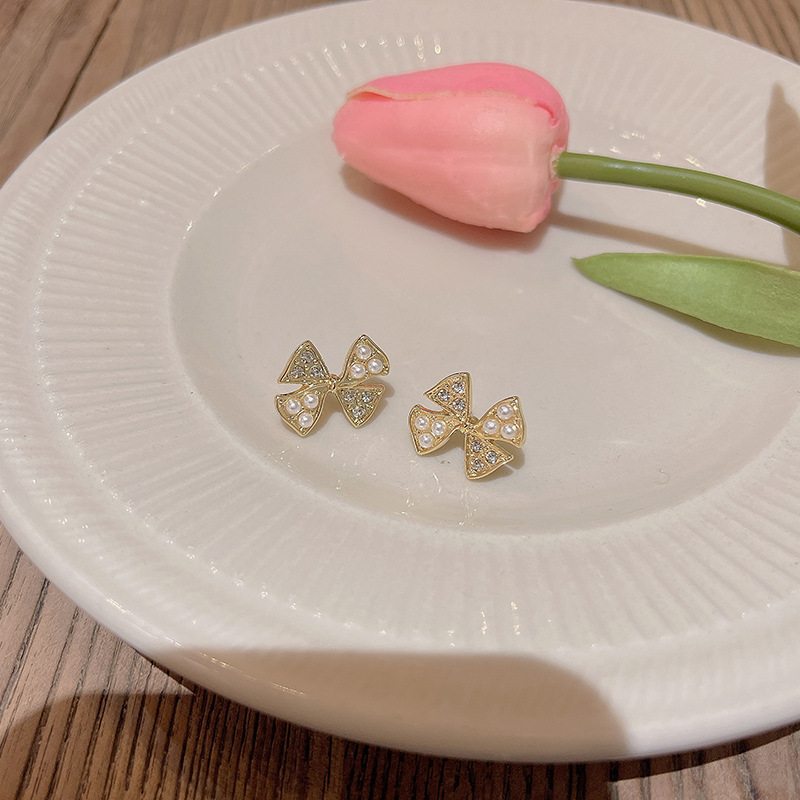 S925 Silver needle new Hong Kong-style bow pearl earrings, women's super ethereal charm, diamond-encrusted stud earrings Specification drawing