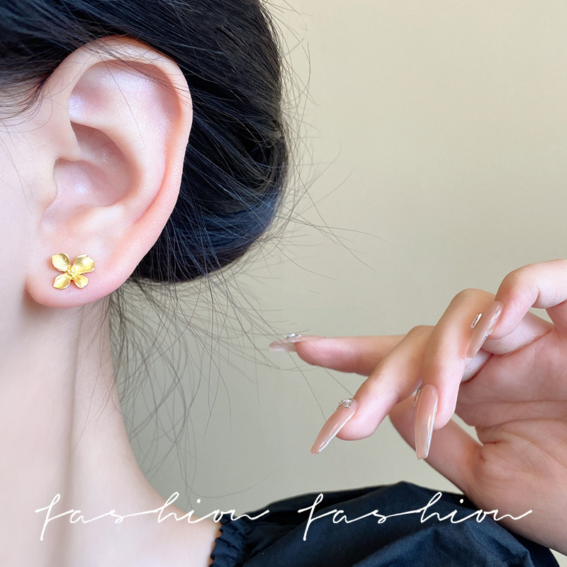 S925 Silver Needle Osmanthus Stud Earrings for Women, a niche design with a high-end feel, simple and compact, French style earrings details Picture