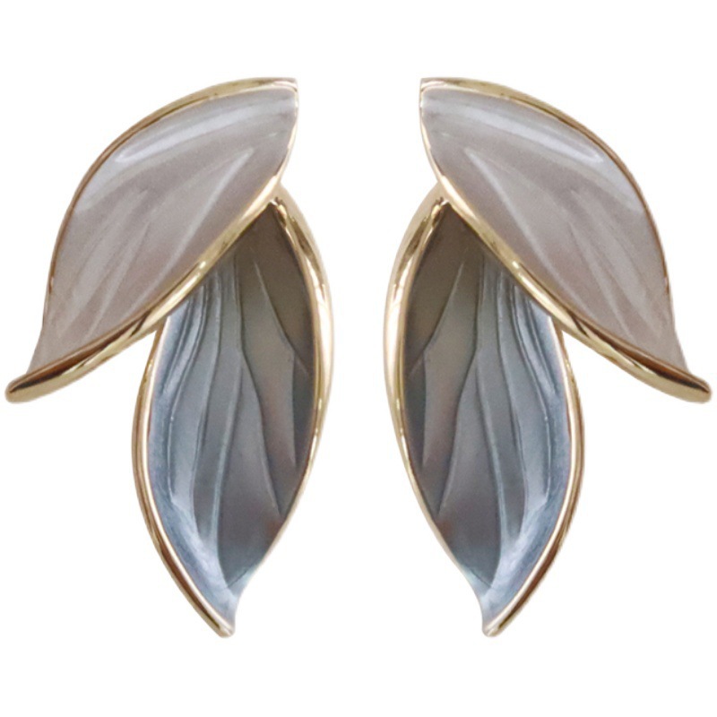 Korean S925 silver needle simple ins style leaf earrings, women's unique and high-end design sense stud earrings, forest-themed earrings for women Item Picture