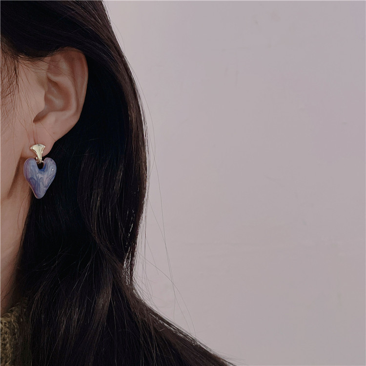 S925 Silver Needle Super Fairy Oil-dripping heart-shaped Earrings, feminine texture, niche stud earrings, fashionable and sweet Application Scenario