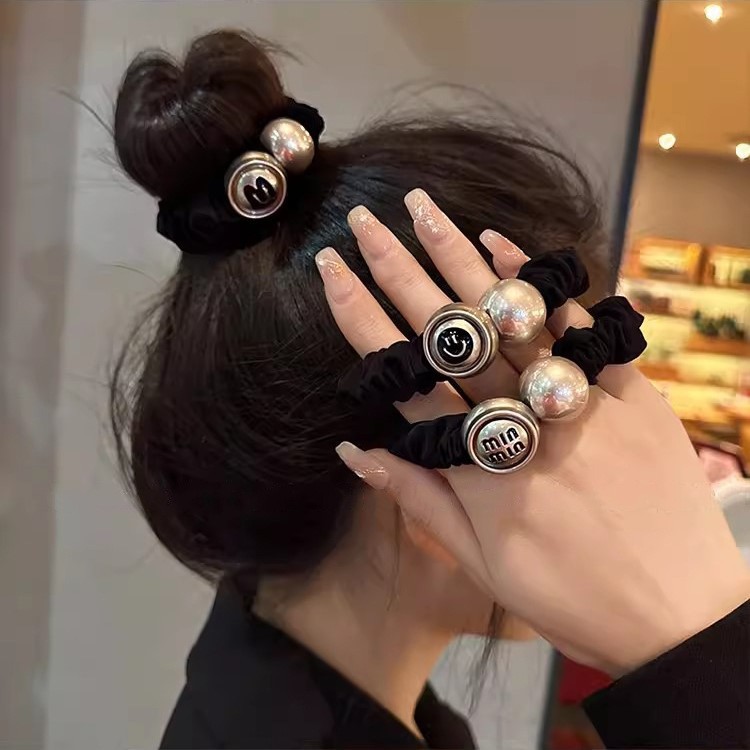 Wholesale of Korean-style high-end black simple and versatile hair bands, hair ties, high-elasticity and durable hair ties and hair accessories details Picture